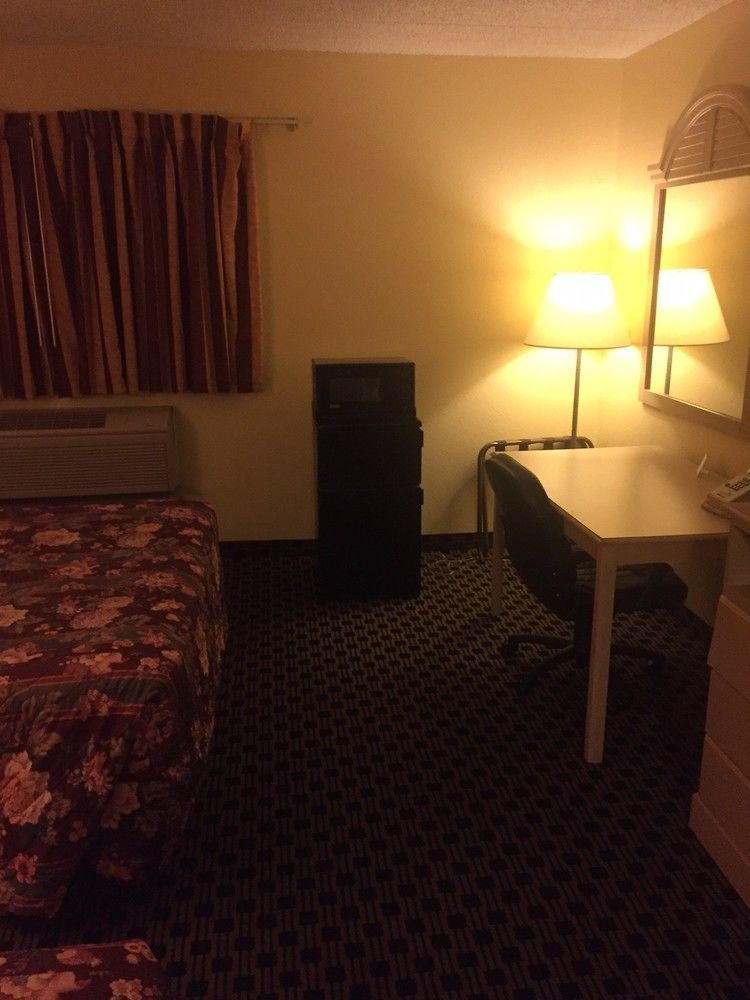 Sunset Inn & Suites Lincoln Bagian luar foto
